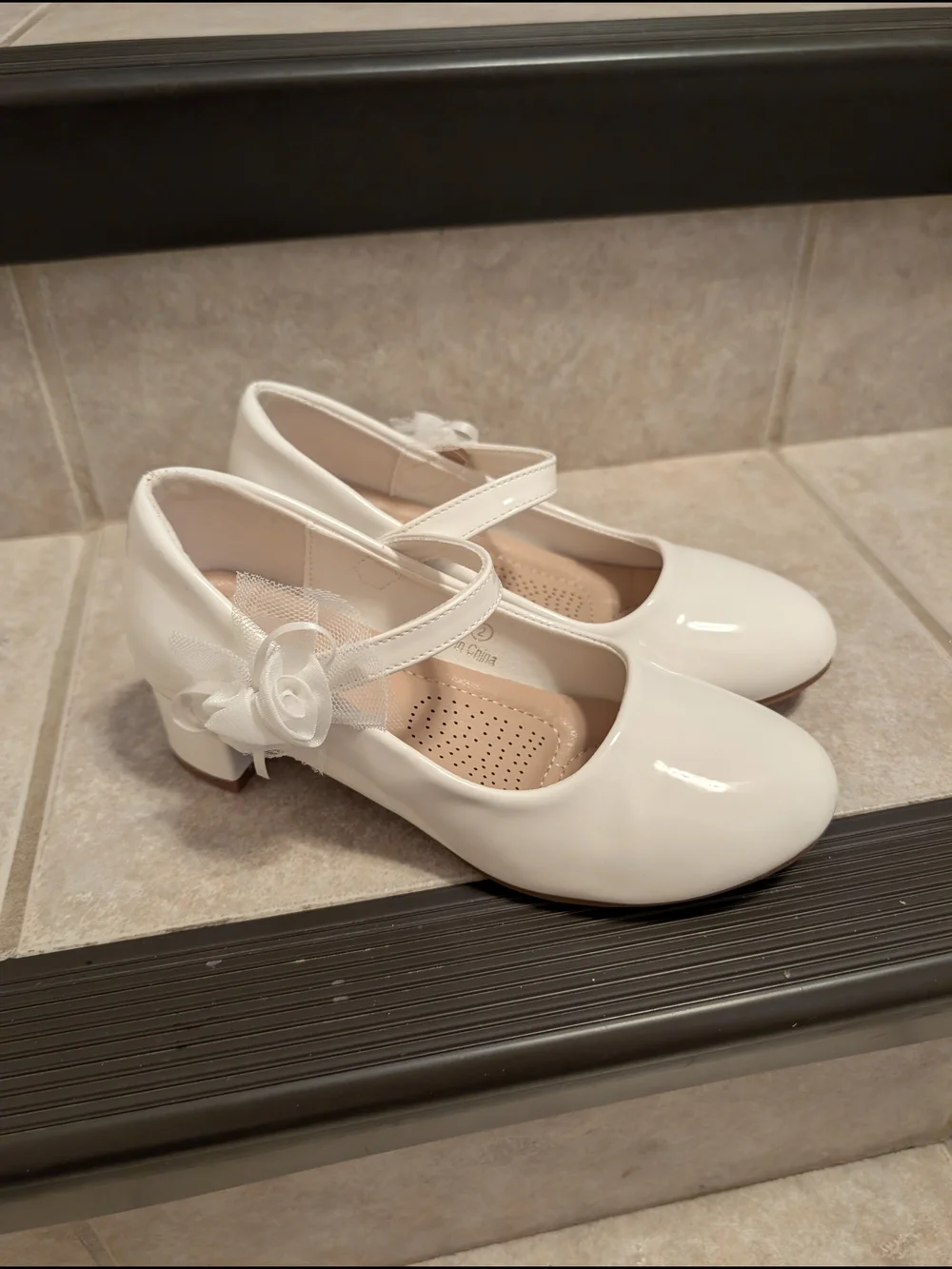 Girls White Patent Dress Shoes with Flower Accent